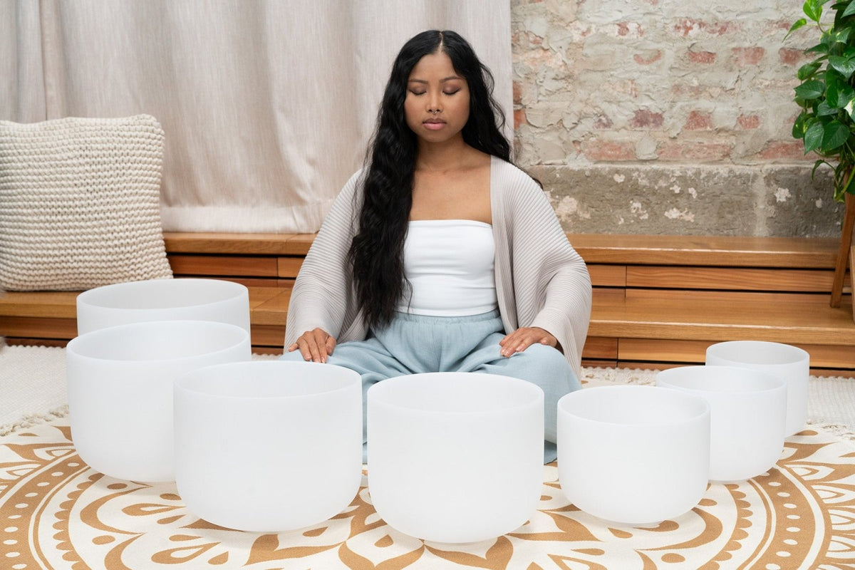 432 Hz Crystal Singing Bowl Chakra Set - 7 Pure White Quartz Bowls (8"–14")