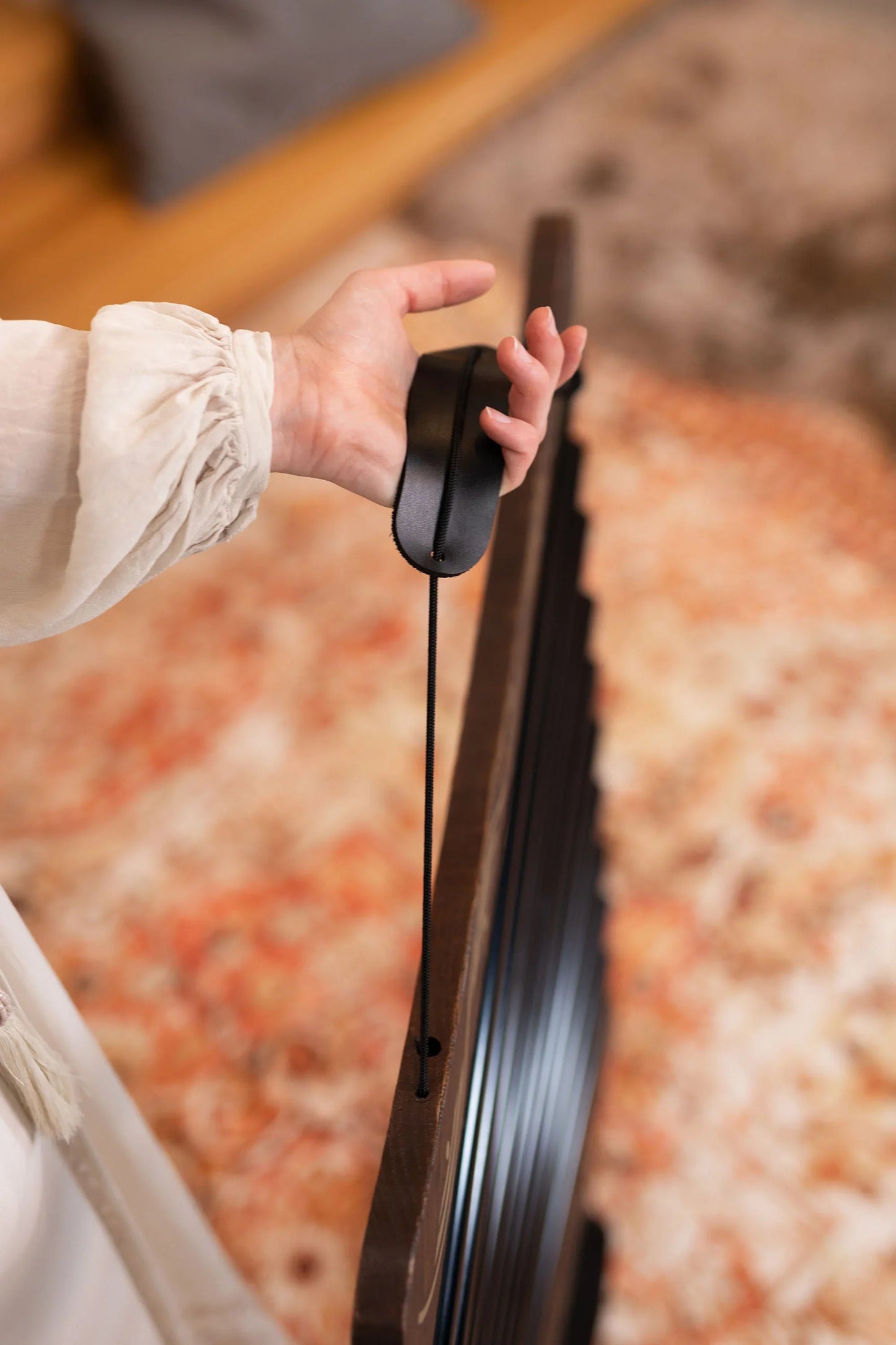 38" Meditation Flow Chime, 432 Hz, 10 Notes, E Minor, Black