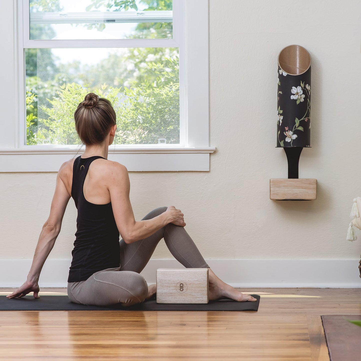 Yoga Mat Tube Wall Bracket | Black
